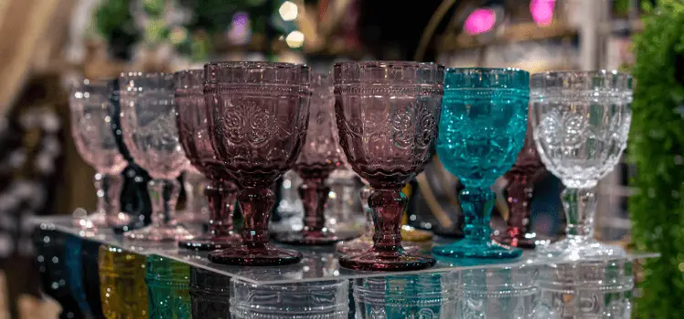 what did glassware from the art deco era look like
