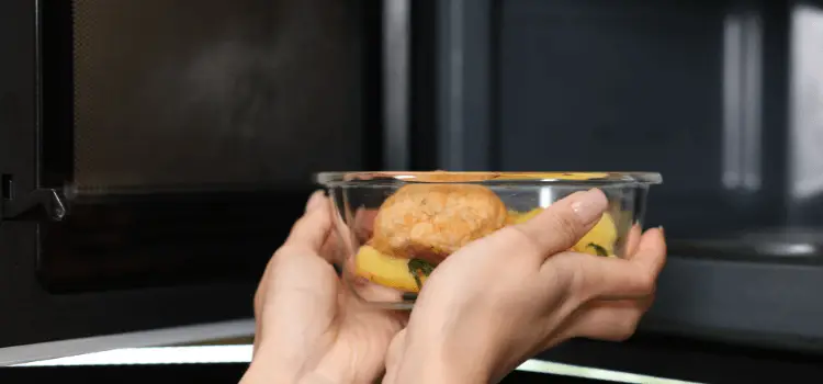 can you put glassware in the microwave